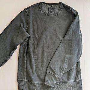 Gap Men's L thick dark gray crew neck sweatshirt